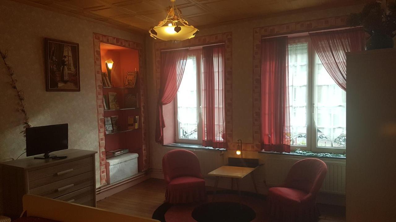 Le Point Du Jour Bed & Breakfast Revin  Eksteriør bilde