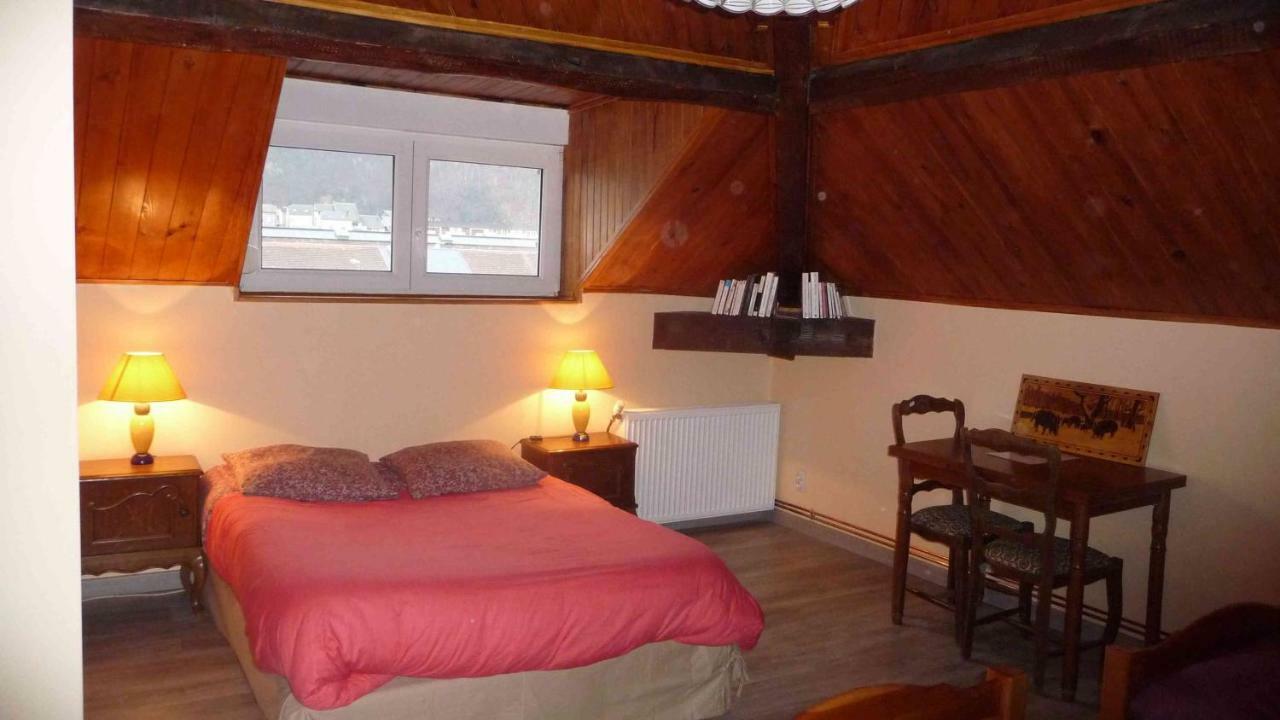 Le Point Du Jour Bed & Breakfast Revin  Eksteriør bilde