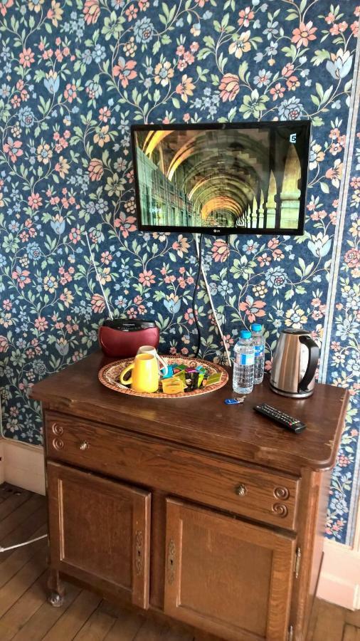 Le Point Du Jour Bed & Breakfast Revin  Eksteriør bilde
