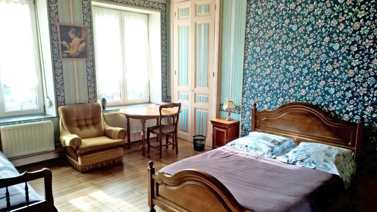 Le Point Du Jour Bed & Breakfast Revin  Eksteriør bilde