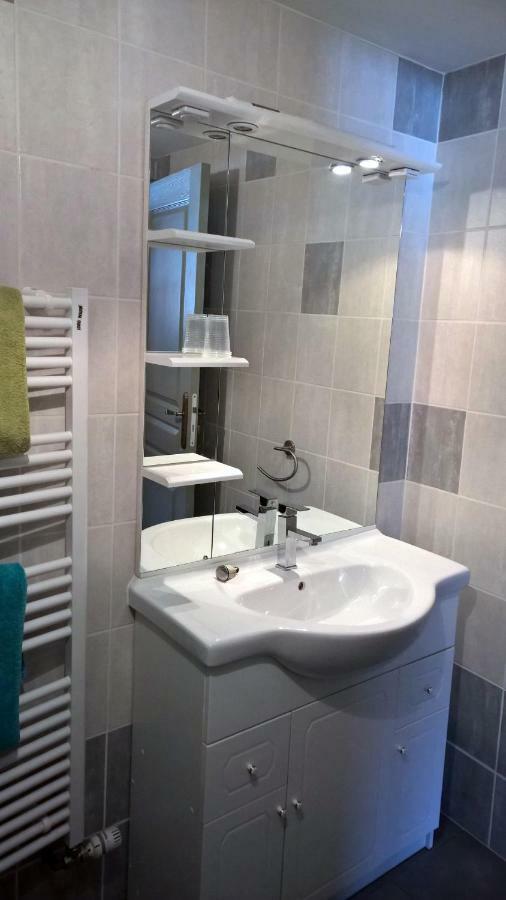 Le Point Du Jour Bed & Breakfast Revin  Eksteriør bilde